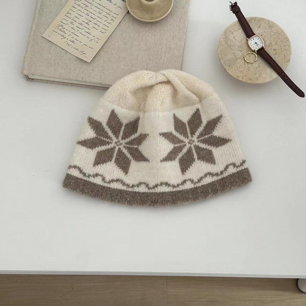Retro Niche Nordic Wool Hat, Warm Autumn and Winter Atmosphere, Snowflake Knitted Cold Hat, Pullover Hat