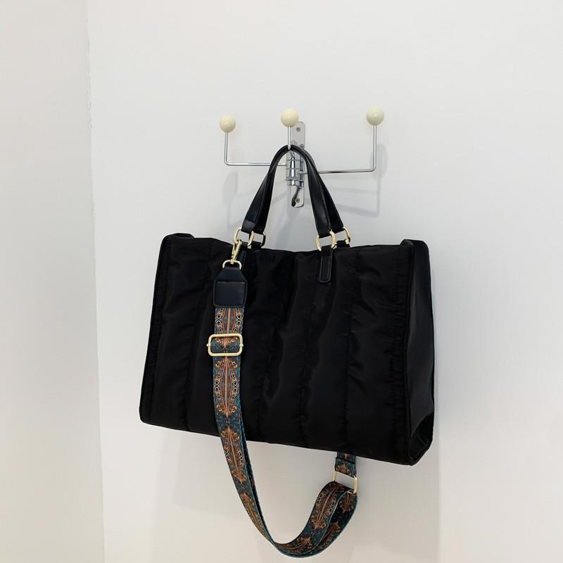 IELGY Korean Version Fashion Commuter Bag Large Capacity Simple Tote Bag