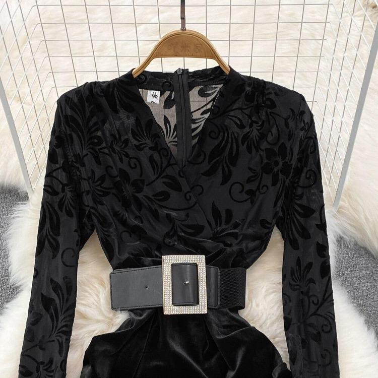 New Autumn Celebrity Temperament V Neck High Waist Dress with Bronzing Printing Fold Stitching and False Two Bag Hip Design