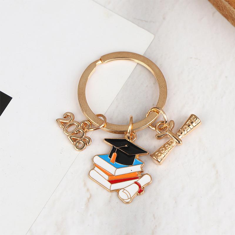 1Pcs 2026 Graduation Key Ring With A Hat And Credentials, Graduation Season Gift Key Ring Pendant, Suitable For Hanging Ba