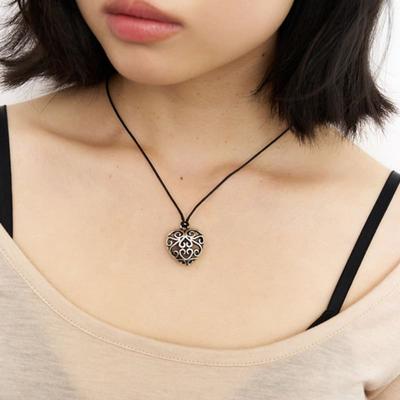 Collier geegee ethnique cœur et ficelle