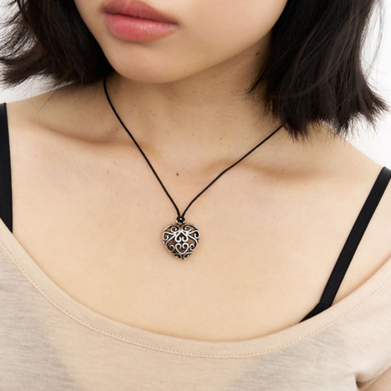 Geegee Ethnic Heart String Necklace