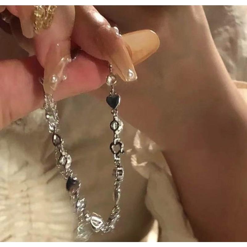 

Mary Sweet and versatile butterfly beaded bracelet - designer jewelry, perfect gift for girlfriend or best friend