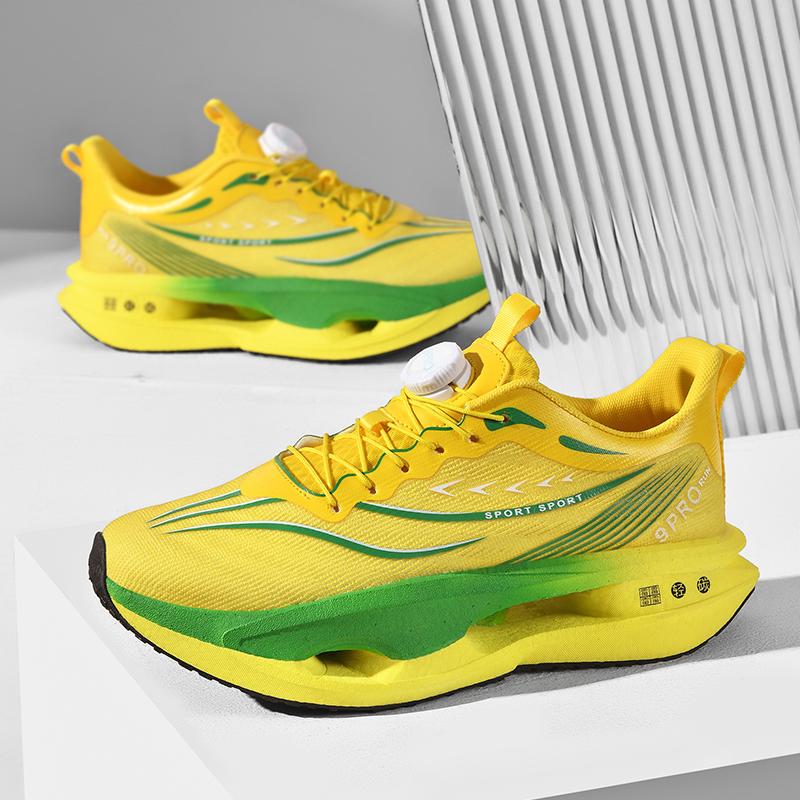 Couple Running Shoes Breathable Mesh Trendy Sneakers Lightweight Non-slip Platform Cushioning Jogging Shoes for Men Women