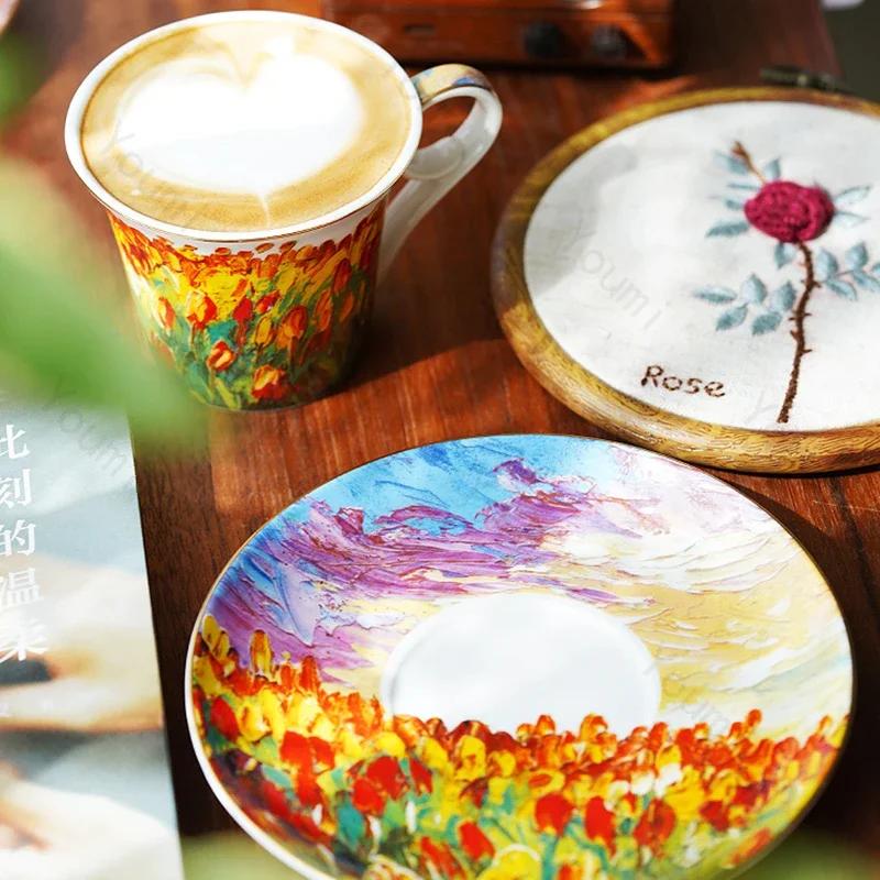 Tazze da caffè stile retrò lusso leggero Set da tè in ceramica per il tè pomeridiano domestico Tazza da caffè e piattini squisiti di fascia alta Regali