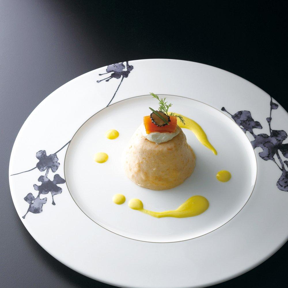 NARUMI Plate, Black with Botanical Design, 27cm, Stylish, Suitable for Dinner, Lunch, One-Plate Meal, Microwave Safe, Made in Japan, 51230-5462