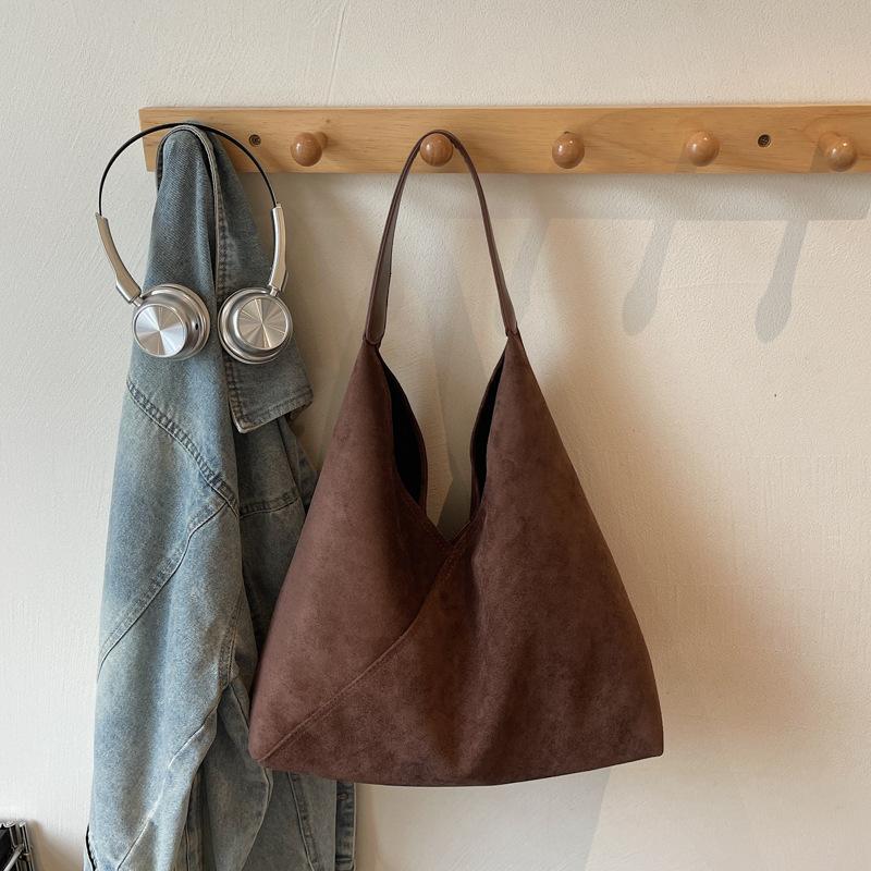 Exquisite and Versatile Fashionable Large-capacity Commuting Shoulder Handbag, High-end Sense 2025 Autumn New Women's Tote Bag