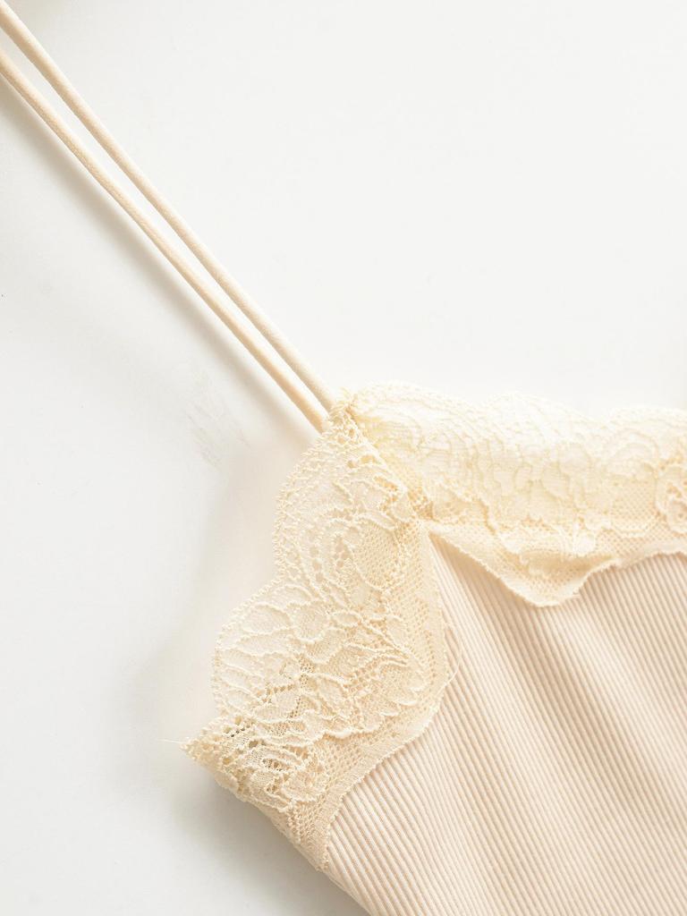 2025 Spring/Summer Elegant Wavy Lace V-Neck Spaghetti Strap Slimming Top