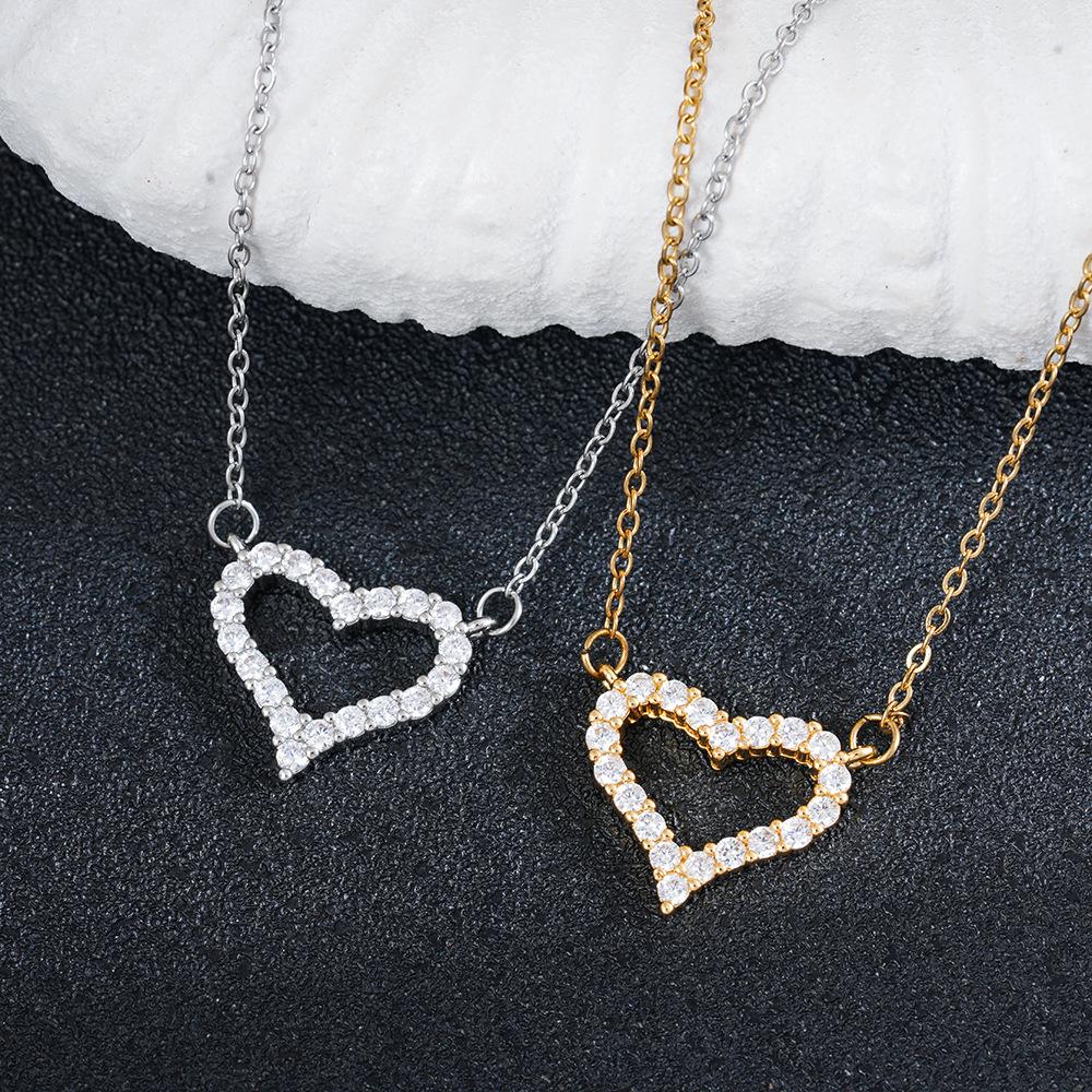 Hollow Diamond Heart Pendant Necklace for Women - Elegant, Versatile, Light Luxury Clavicle Chain