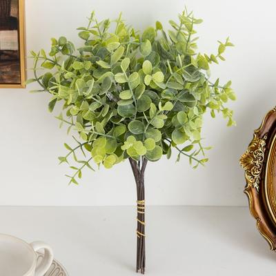 Künstliche Kunststoffpflanze Grüner Eukalyptus Außen Garten Zuhause Vase Tisch Party Hochzeit Brautstrauß Kranz DIY Geschenk Zubehör