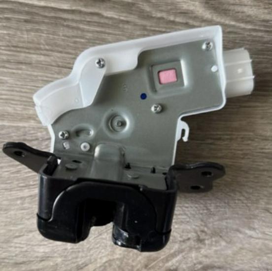 69350-0R050/69350-42090 - Compatible Toyota Trunk Lock Actuator