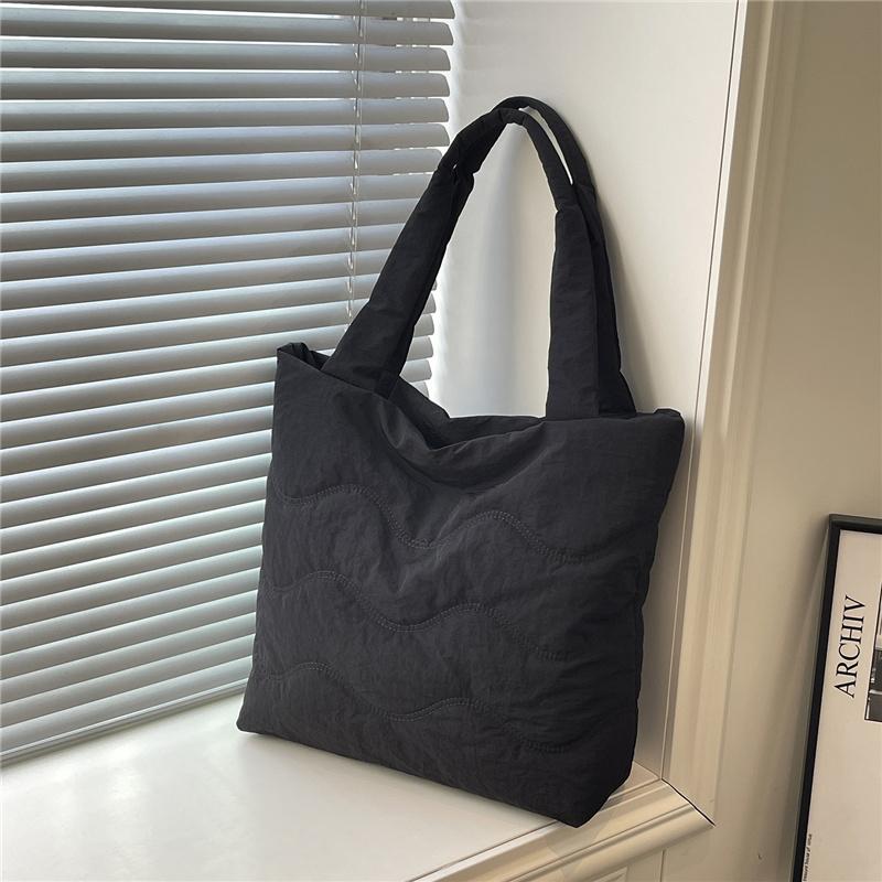Minimalist Nylon Tote Bag for Women – Lightweight & Water-Resistant Design with Wave Stitching, Perfect for Daily Use