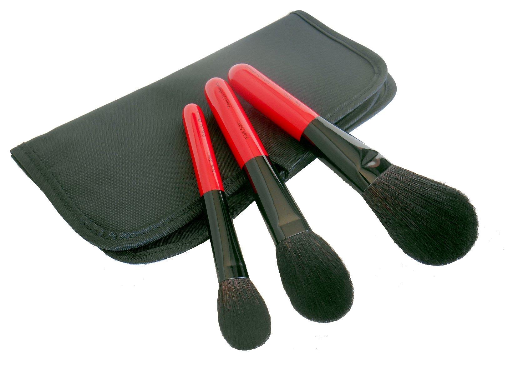 

Set of 3 carefully selected Kumano makeup brushes from Takeda Brush Manufacturing a genuine gift Co., Ltd. (in box)