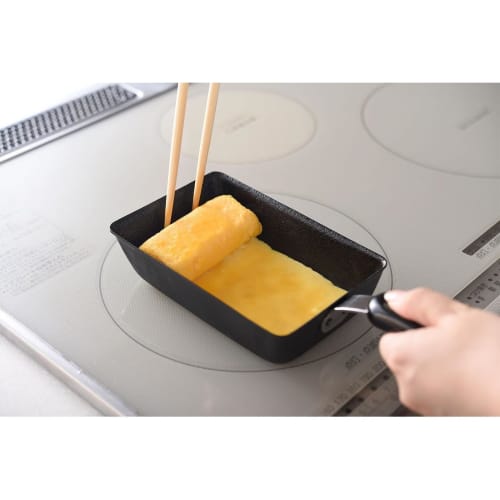 ERNEST [Made in Japan] Mini Iron Frying Pan, Induction Heating, 15*10cm (Non-stick, perfect for lunch boxes and even cooking), Omelet Pan (Small Egg P
