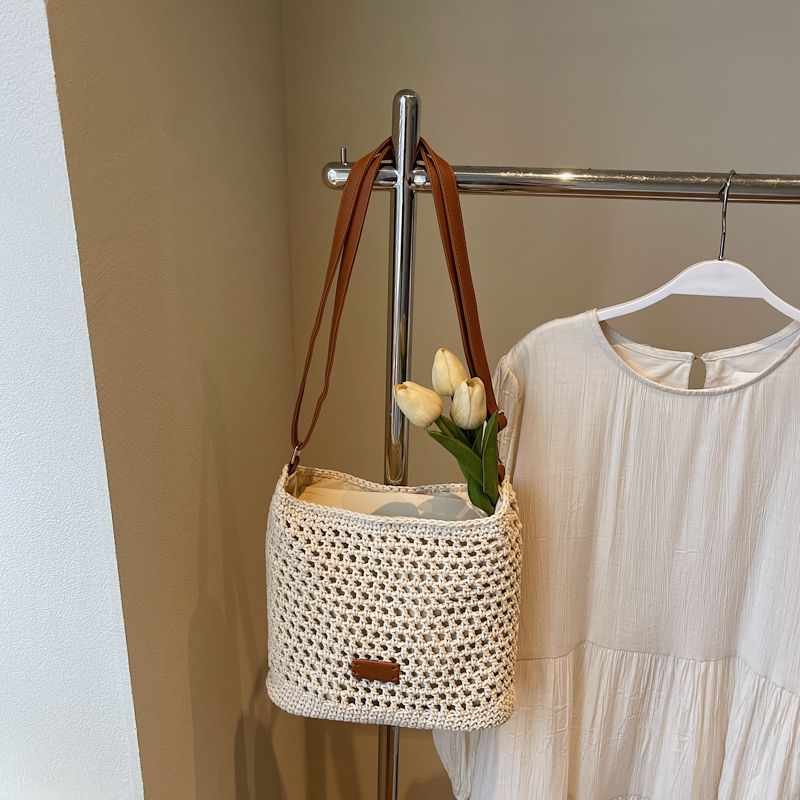 

Handmade Woven Bag for Women 2025 New Popular Fashion Idle Style Shoulder Bag Large Capacity Shoulder Bucket Bag Beige without pendant