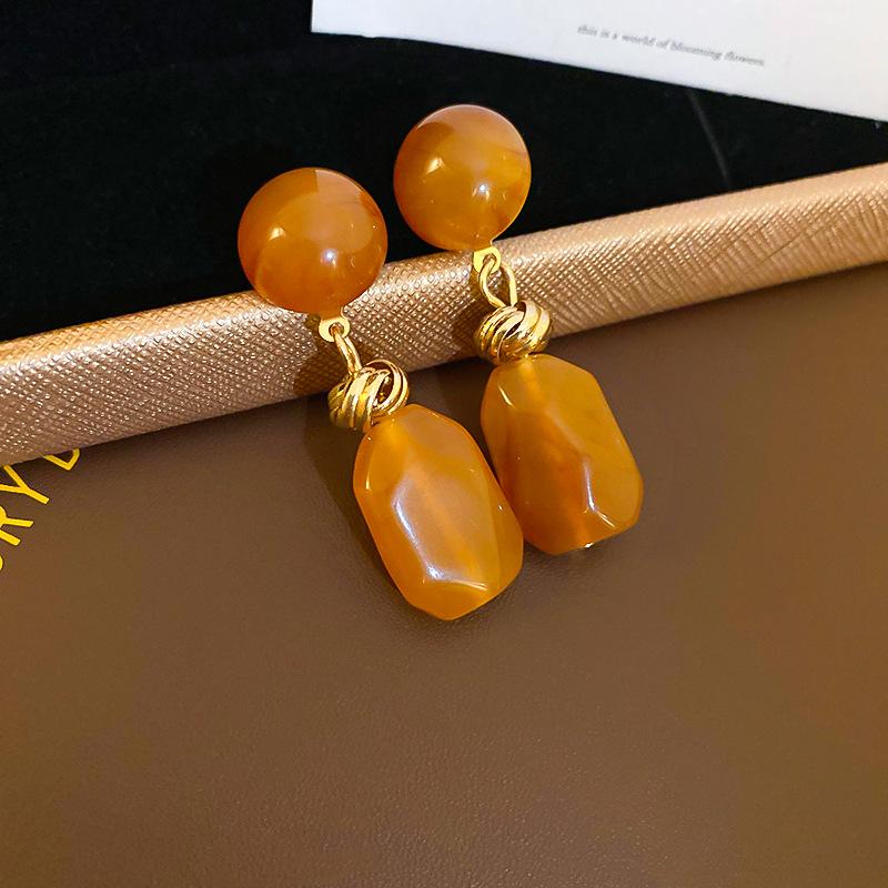 

New in Geometric Water Droplet Earrings Dangle for Women Retro Brown Resin Drop Earrings Ear Zircon Wholesale Oorbellen Mujer