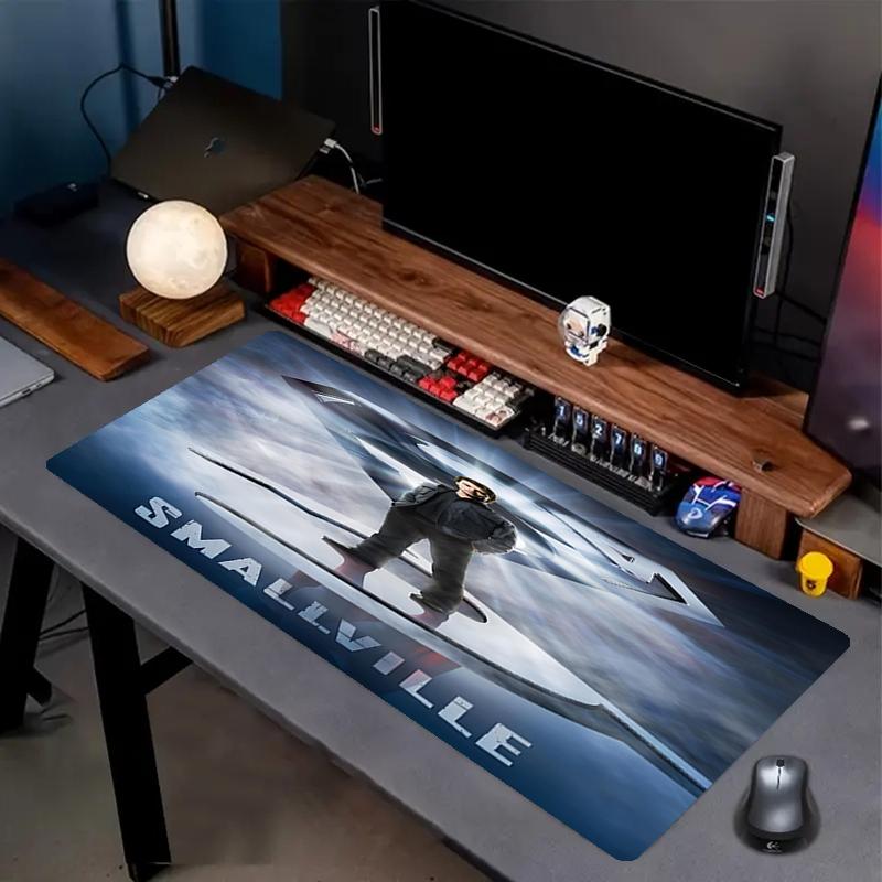 Smallville Thema Mauspads, Rutschfeste Gummiunterseite, Multifunktionales Büro- & Heimdekor, Perfekt für die Personalisierung des Arbeitsplatzes.