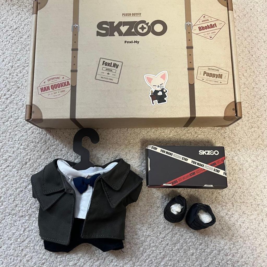 [USED] Stray Kids SKZOO Foxshiny AIN clothes detective dress-up