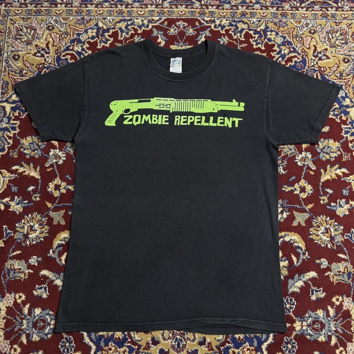 2000s Resident Evil Zombie Repellent Video Game Promo Graphic T-Shirt S