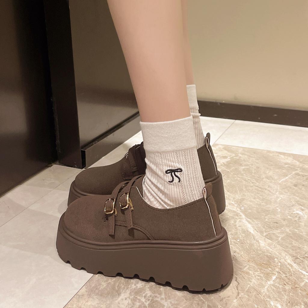 Damskor muffinplattform damskor vår och höst nya modeller ökar höjden små Boken enkelskor nya modeller