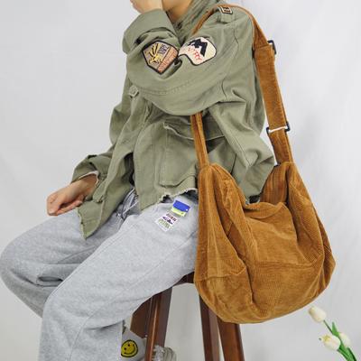 Torby na ramię damskie Corduroy Nowe torby kurierskie w jednolitym kolorze Duża pojemność Torba podróżna typu crossbody dla kobiet