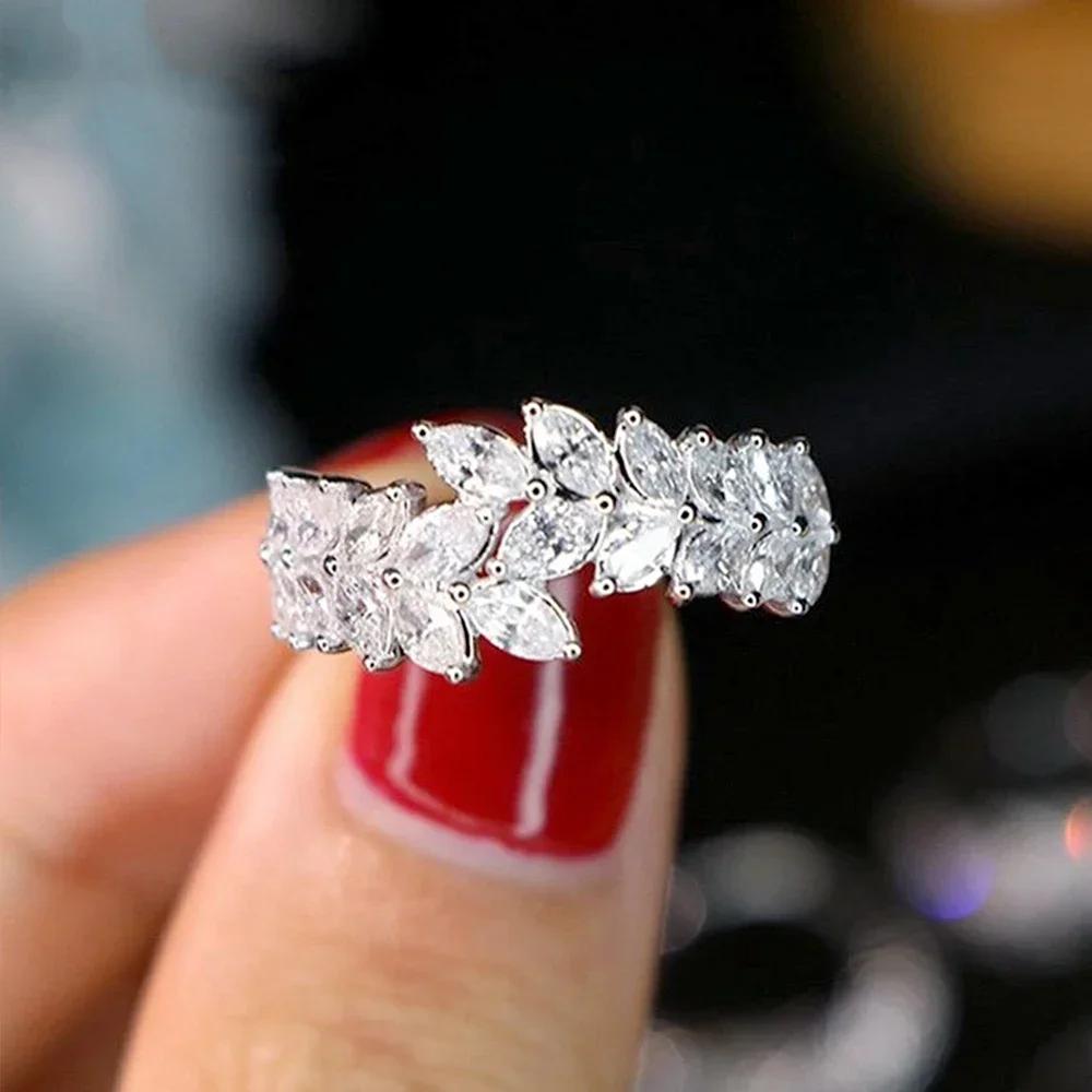 Fashion Leaf Design Cubic Zirconia Ring for Women Exquisite Bridal Wedding Ceremony Party Rings New Statement Accessories