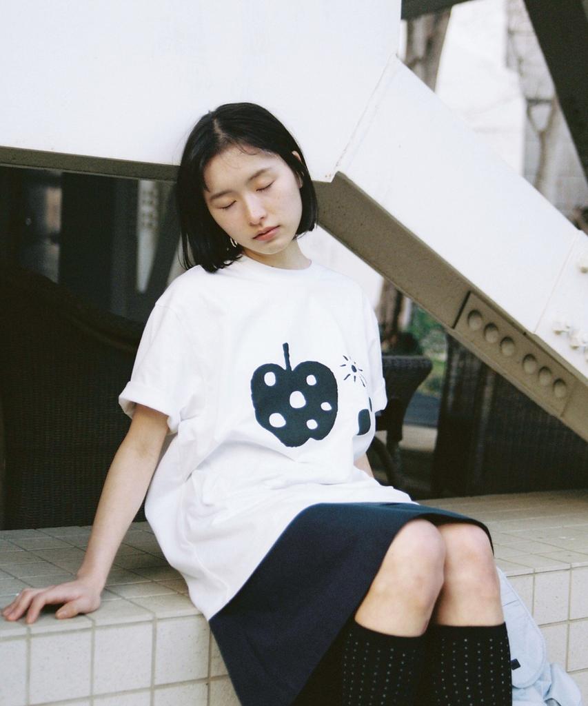 Ohesio Apple Dot Overfit T-Shirt, Ivory