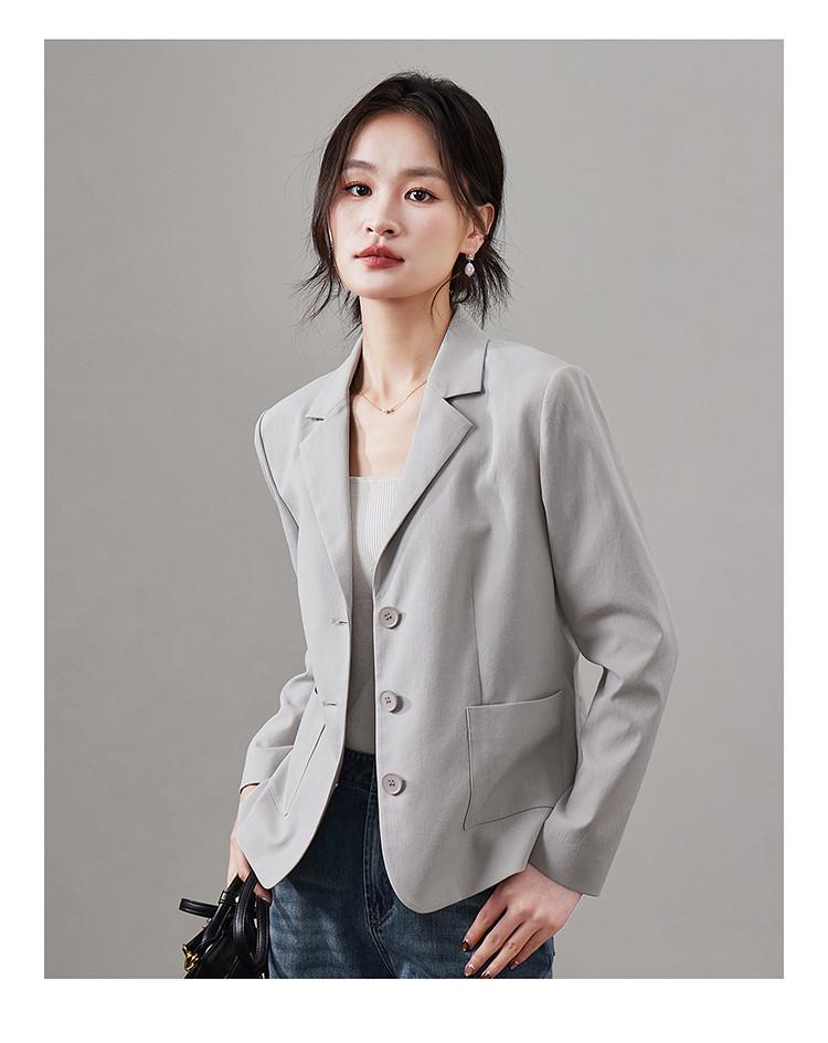 Minimalist Commuting Short Suit Jacket for Women