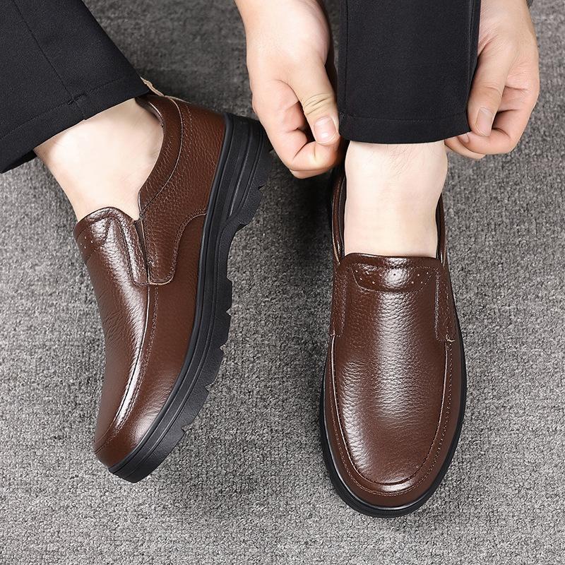 Cowhide leather shoes men's business new non-slip breathable middle-aged and elderly dad soft-soled casual velvet men's shoes