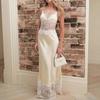 Elegantes Maxikleid mit tiefem V-Ausschnitt, Spitzen-Patchwork, Spaghettiträgern und offenem Rücken