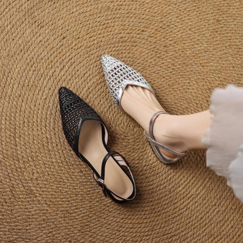 Fashion 2025 Temperament Retro Cutout Breathable Baotou Sandals Women's Flat Summer New Pointed Toe Fashion Low Heeled Shoes