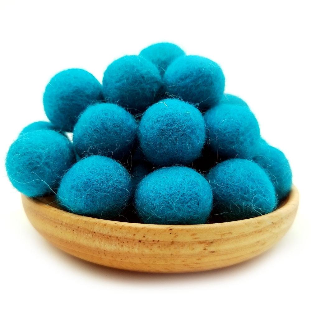 Barevné 2cm vlněné bambulky na vánoční ozdoby a DIY plstění jehlou