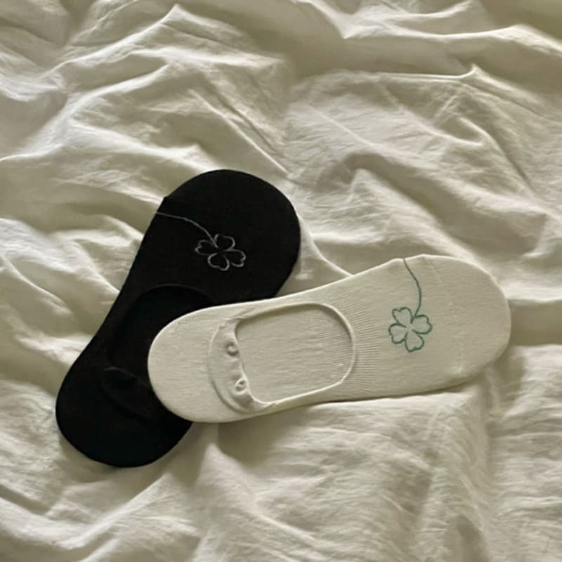 NMOO.OU F04_LUCKY CLOVER FAKE SOCKS_black