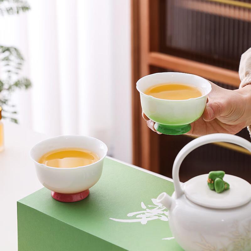 Tang Dynasty Ceramic Teacup & Rose Diffuser Gift Set