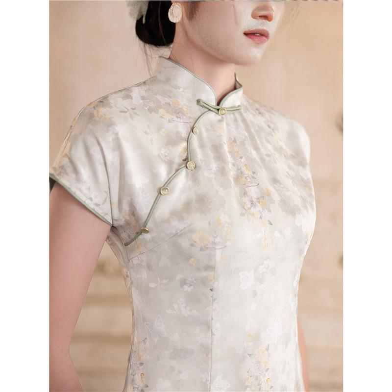 Jacquard Patterned Slim Qipao: Elegant Chinese-Style Long Dress for Formal and Daily Wear.