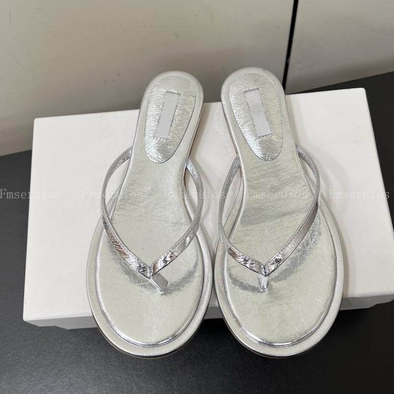 

Новый Модный Дизайн Шлепанцы Вьетнамки Женские Высокое Качество Балетки Кожаные Шлепанцы Золотые Однотонные Лаконичные Пляжная Обувь для Отдыха Уличная 40 серебряный