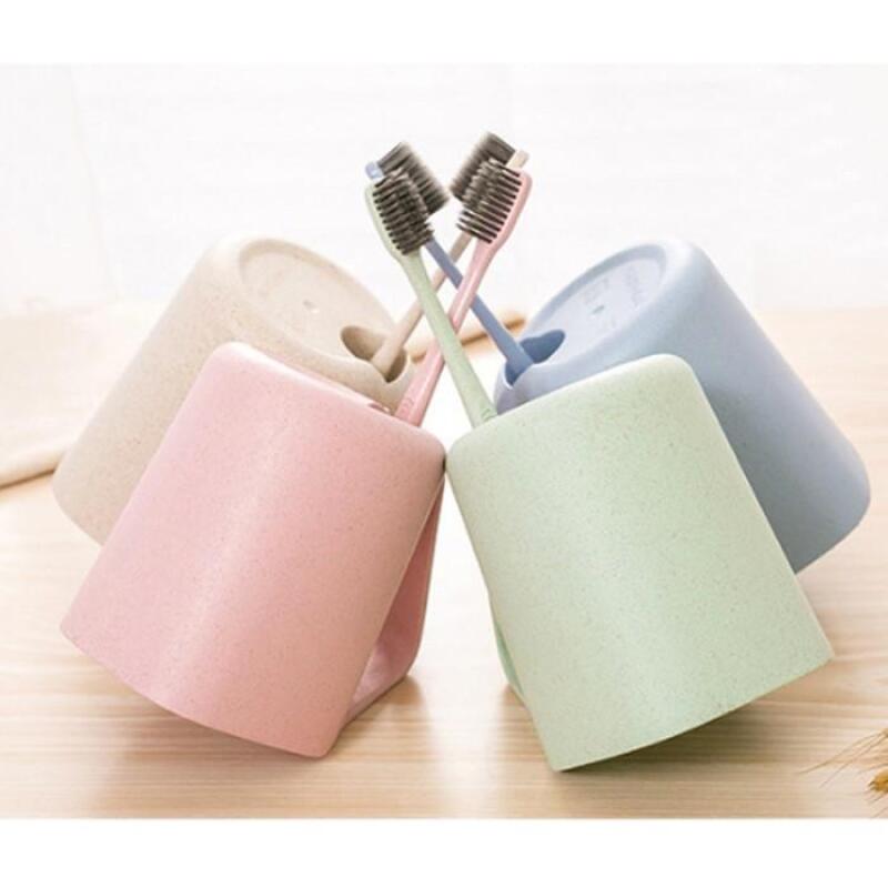 Upside-down toothbrush cup, toothbrush holder, and toothbrush holder Upside down toothbrush cup