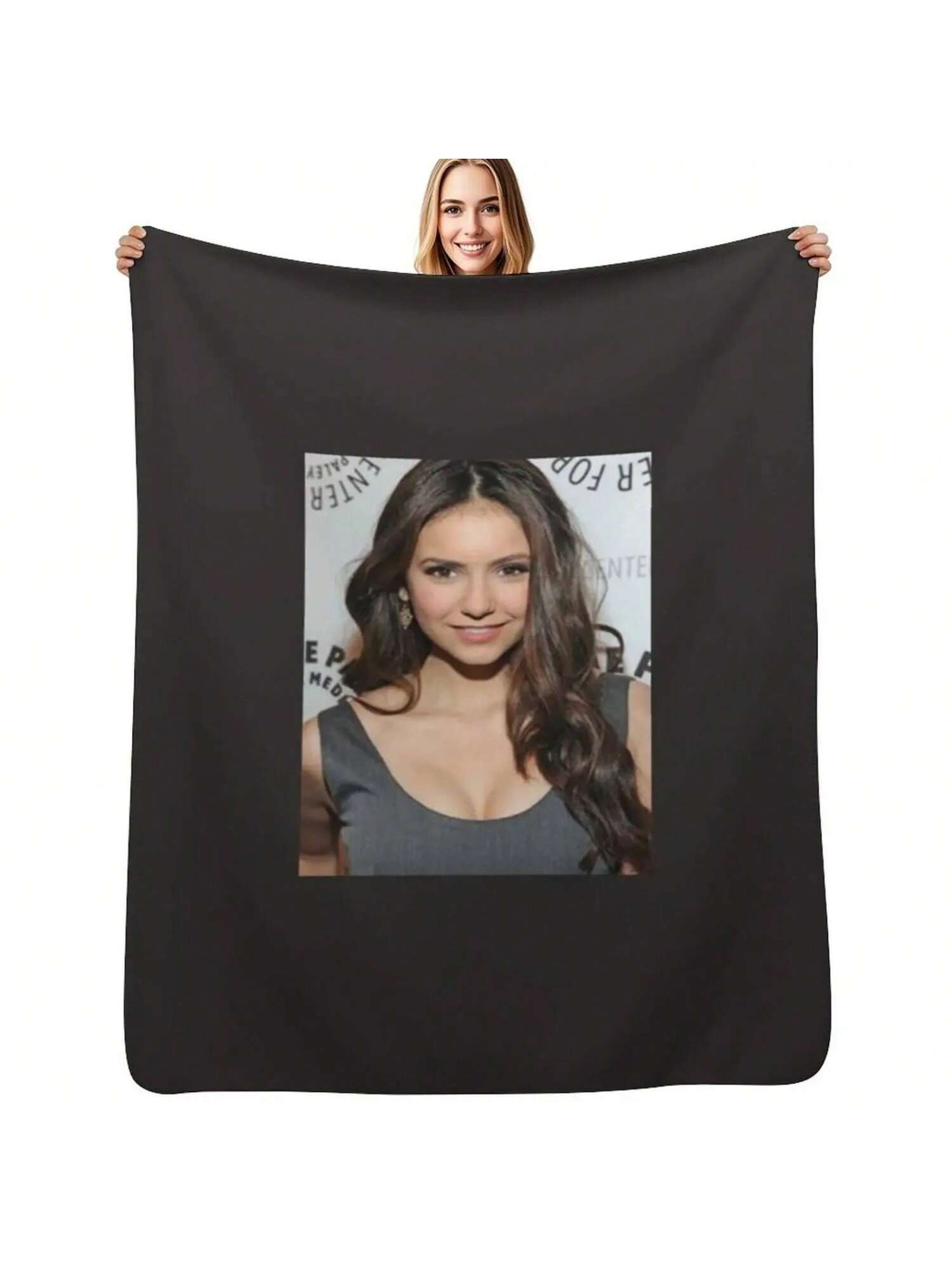 Nina DobrevClassic T-Shirt Throw Blanket Funny Gift Tourist Flannels Blanket S разноцветный