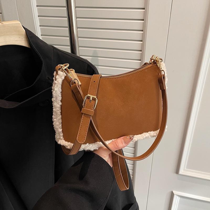 

Корейская нишевая сумка подмышку женская осень и зима 2025 новая модная плюшевая повседневная замшевая на плечо маленькая квадратная сумка коричневый