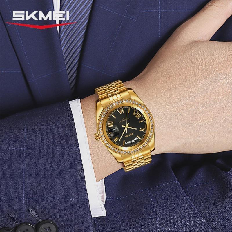 Mens Analog Quartz Watch Diamond Encrusted Bezel Day & Date Display Waterproof Stainless Steel Band