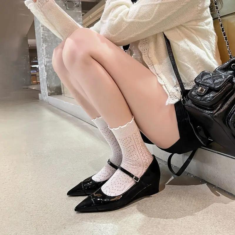 

Fashion Women s Spring and Autumn 2025 Slope Heel Shoes Fashion Pointed Shallow Mouth Casual Single Shoes Trendy Versatile Flat Shoes 35 чёрный