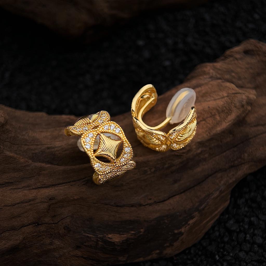 Boucles d'oreilles puces Zircon Étoile 18K Or – Style Cour Rétro Français Luxe