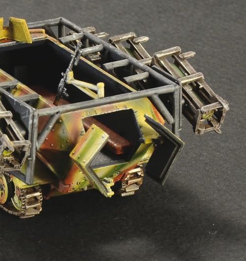 Platz Italeri 1/72 WWII German Sd.Kfz.251/1 Wulfrahmen 40 Equipped Plastic Model Kit IT7080 (Military Vehicle)