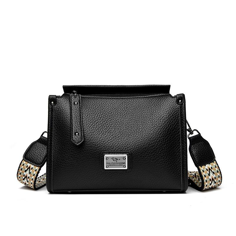 New large-capacity women's bag messenger bag fashionable commuter simple soft leather shoulder armpit bag messenger bag