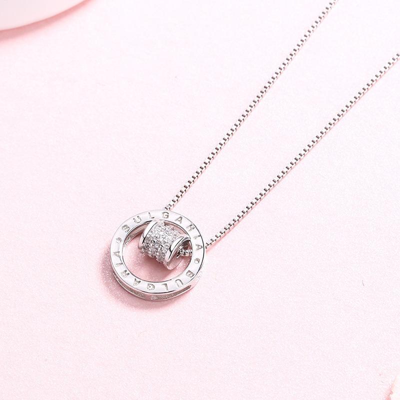 Roman Numeral Necklace Women's Fashion Light Luxury Niche Exquisite Small Waist Pendant Accessories