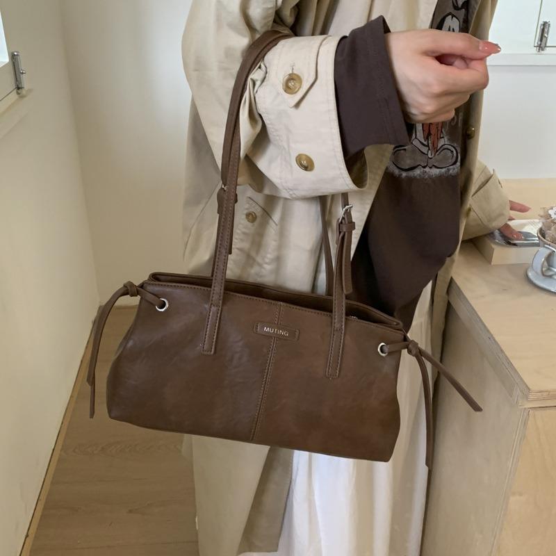 Retro small bag, simple handbag, women's autumn new textured underarm bag, commuter shoulder bag