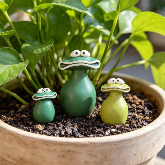 Whimsical Frog Garden Statue Cute Big Mouth Frog Figurine with Goofy Expression for Patio Lawn Yard Balcony Porch Outdoor Indoor Decor