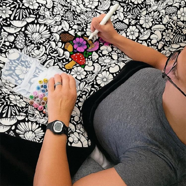 Coperta da Colorare Fai da Te, Colora la Tua Coperta Plaid 50 × 60 pollici Coperte Lavabili da Colorare con Set di 12 Pennarelli Colore Regalo