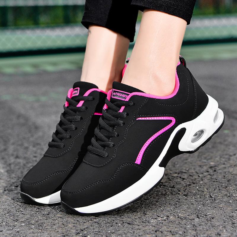 Autumn and Winter Women's Shoes Black Velvet Sports Shoes Casual Running Soft Sole Light Travel Shoes Single Shoes
