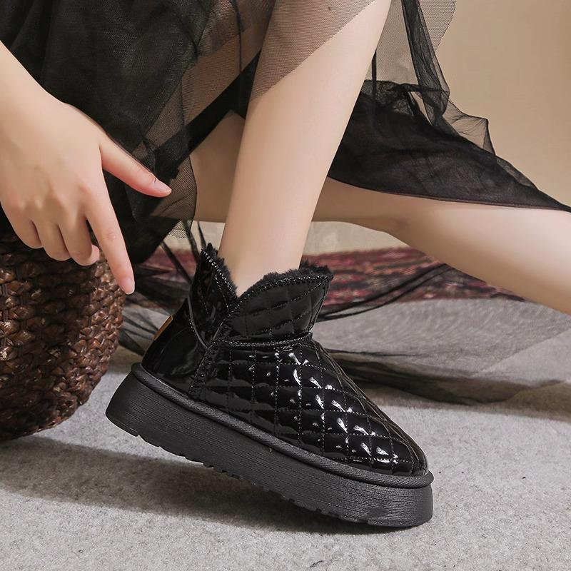 Snow Boots Women's 2025 New Winter Velvet Thickened Cotton Shoes Non-slip Waterproof Short Boots Warm Foreign Cotton Boots